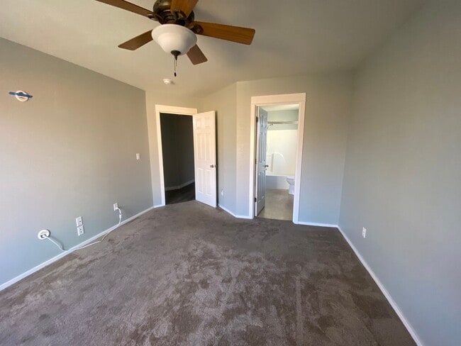 Building Photo - Beautifully Updated Home Near Dry Canyon Trailhead