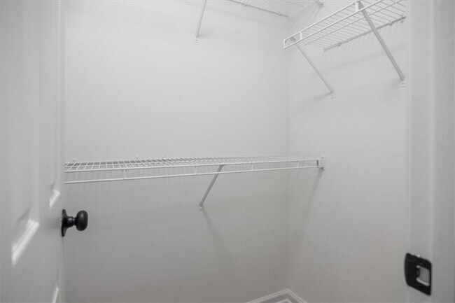 Building Photo - 4033 Ravenwood Ct