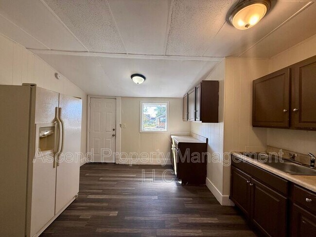 Building Photo - 2810 E 46th St