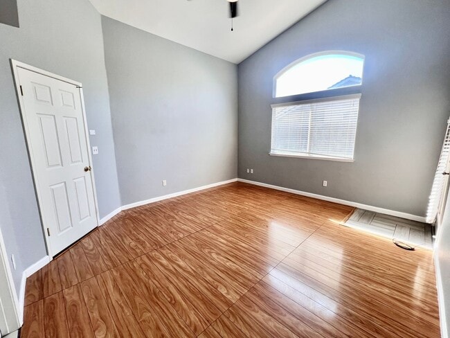 Building Photo - $2,195 Milburn & Herndon, 4 Bedroom Home -...