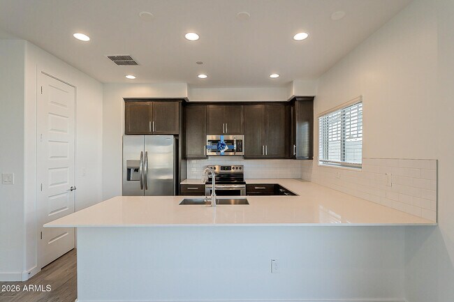 Building Photo - 4100 S Pinelake Way