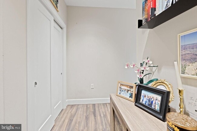 Building Photo - 1111 Orren St NE