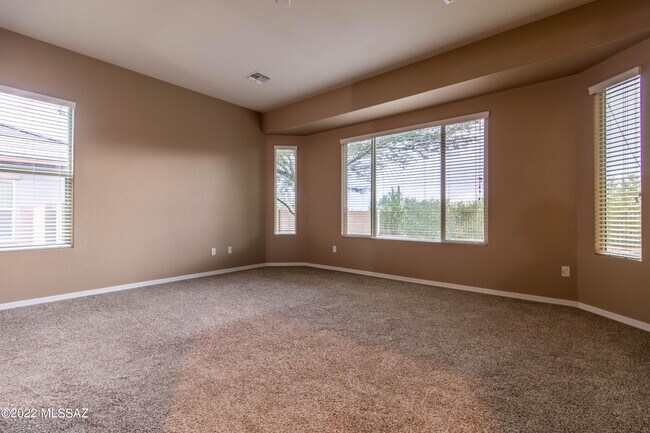 Building Photo - 12565 N Golden Mirror Dr