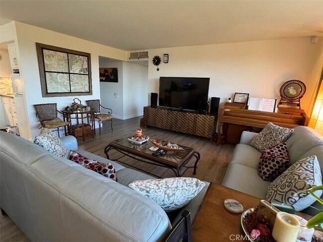 Building Photo - 24055 Paseo Del Lago W