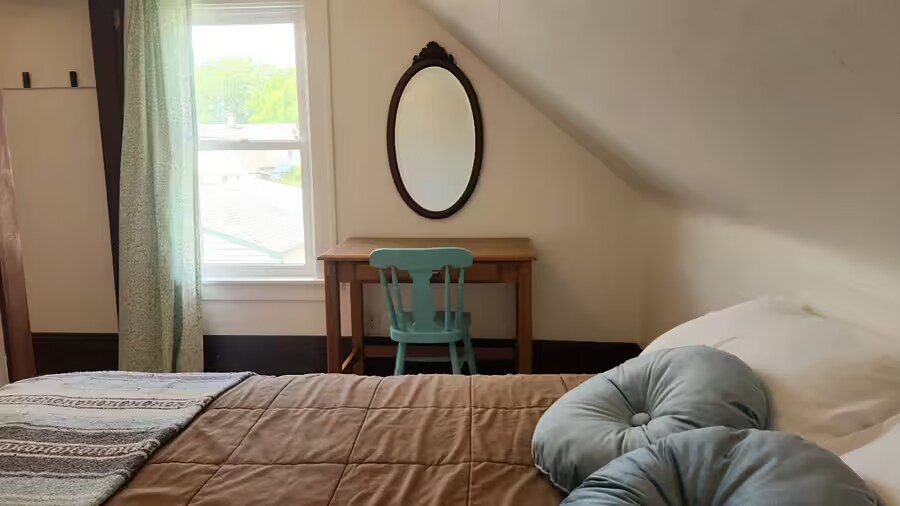 Building Photo - 1337 S 56th St