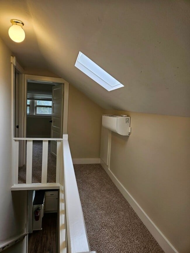 Building Photo - 4Bd/1Ba two story home - For viewing