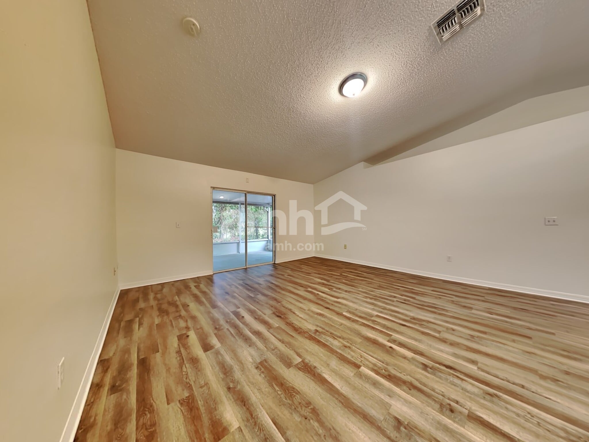 Building Photo - 3097 Rogers Ave