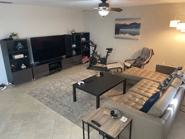 Building Photo - 6150 Gulfport Blvd S