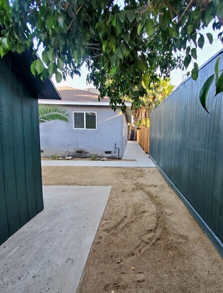 Building Photo - 7121 Jumilla Ave