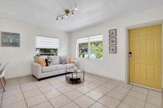 Building Photo - 1850 SW 24th St