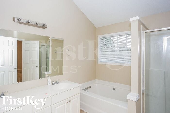 Building Photo - 6425 Skyline Dr