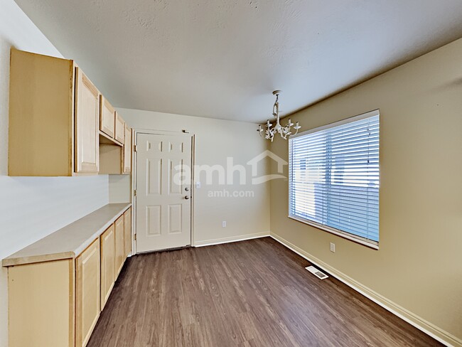 Building Photo - 3224 E Golden Eagle Rd