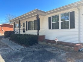 Building Photo - 3545 Thomas Ave