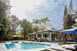 Building Photo - 750 NE 120th St