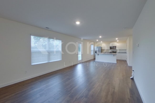 Building Photo - 3912 NE Billie Ln