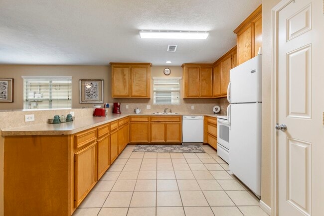 Building Photo - 620 Foster St