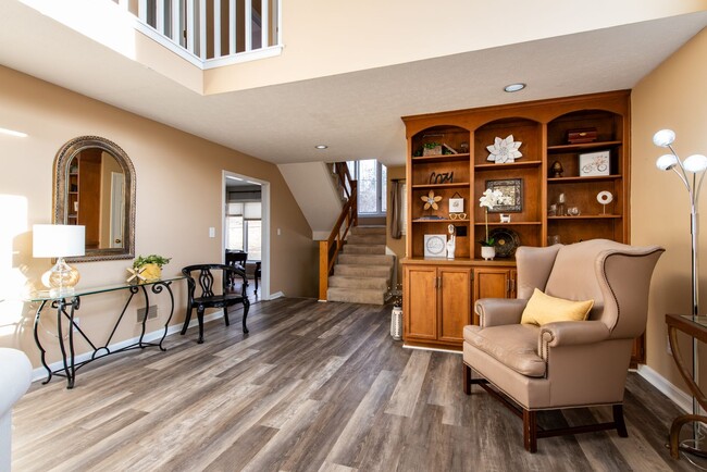 Building Photo - TownHouse In Prospect !