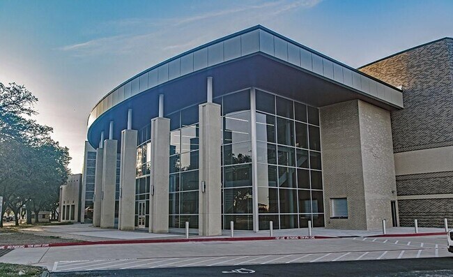 Building Photo - 820 Threadneedle St