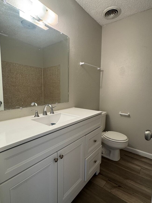 Building Photo - 6707 SW Beta Ave