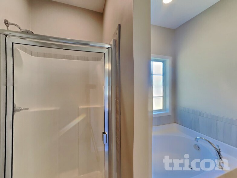 Building Photo - 825 Ellyson Dr