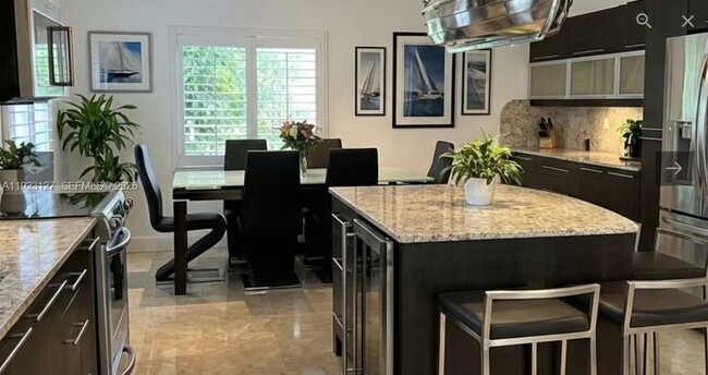 Building Photo - 100 S Prospect Dr