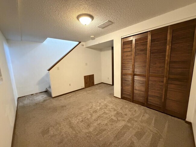 Building Photo - 418 Mulberry Dr