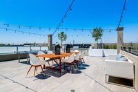 Rooftop Deck - MODERNO Luxury Living East