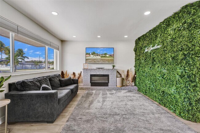 Building Photo - 19625 NW 6th Pl