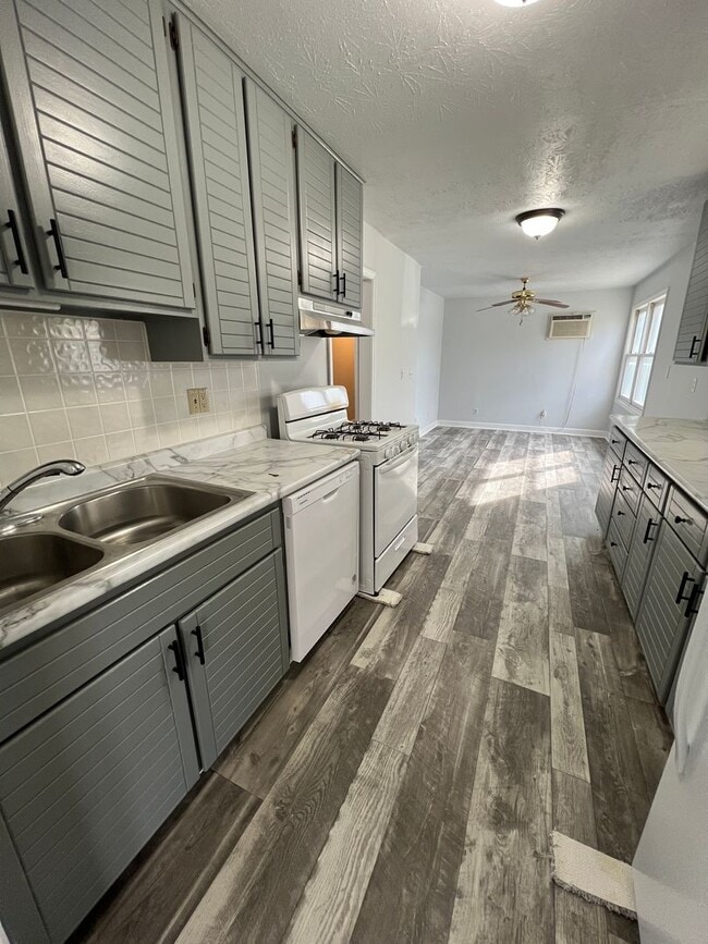 Building Photo - ~Applications Pending~ FALL SPECIALS GALOR...