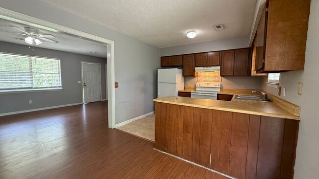 Building Photo - Charming 3-Bedroom Home in the Heart of Ri...