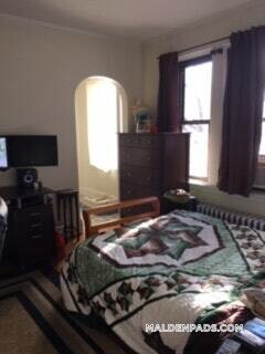 Building Photo - 349 Pleasant St