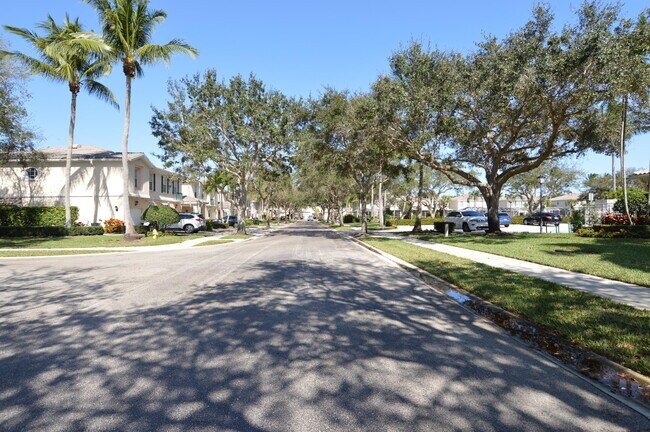 Building Photo - 504 Capistrano Dr