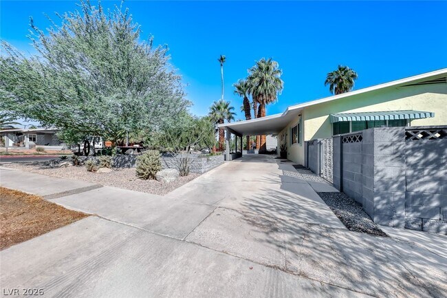 Building Photo - 1245 S 15th St