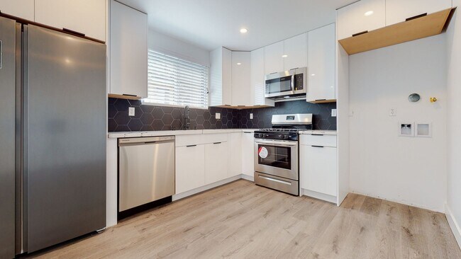 Building Photo - 1435 Westmoreland Ave