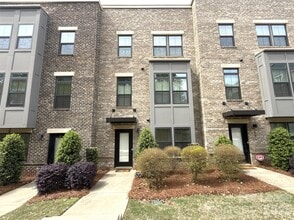 Building Photo - 324 Chattooga Wy