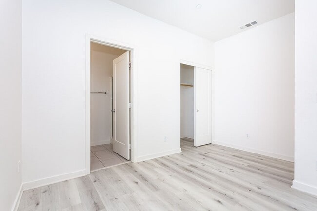 Building Photo - Beautiful Townhome at Millenia in Otay Ranch!
