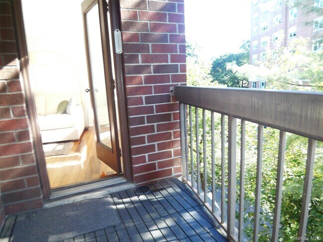 Building Photo - 777 N MacQuesten Pkwy