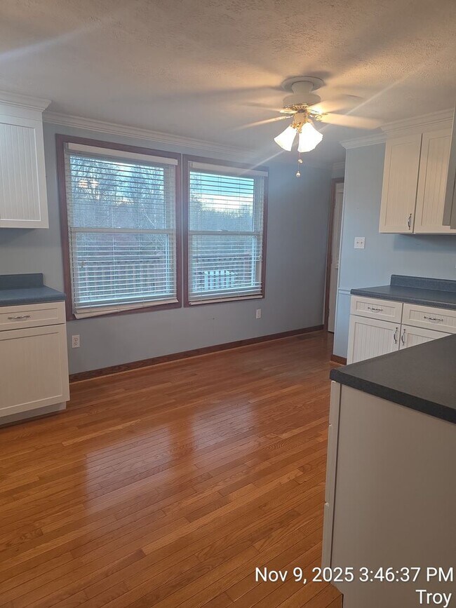 Building Photo - 912 Hunters Lodge Rd