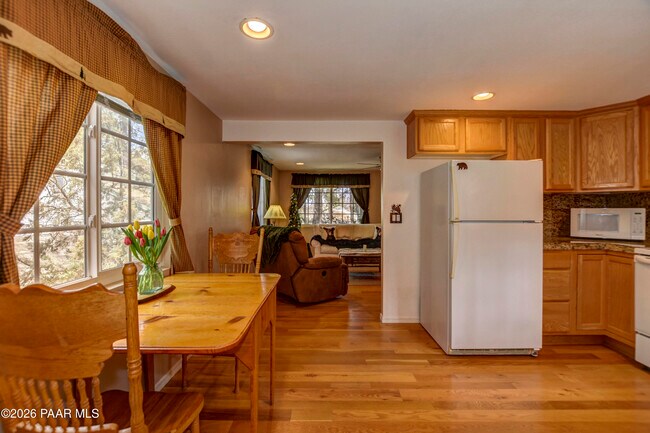 Building Photo - 704 Pima Rd