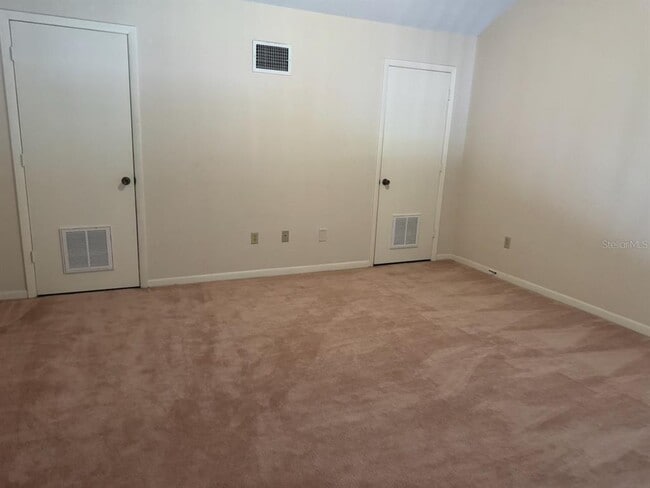 Building Photo - 320 Island Way