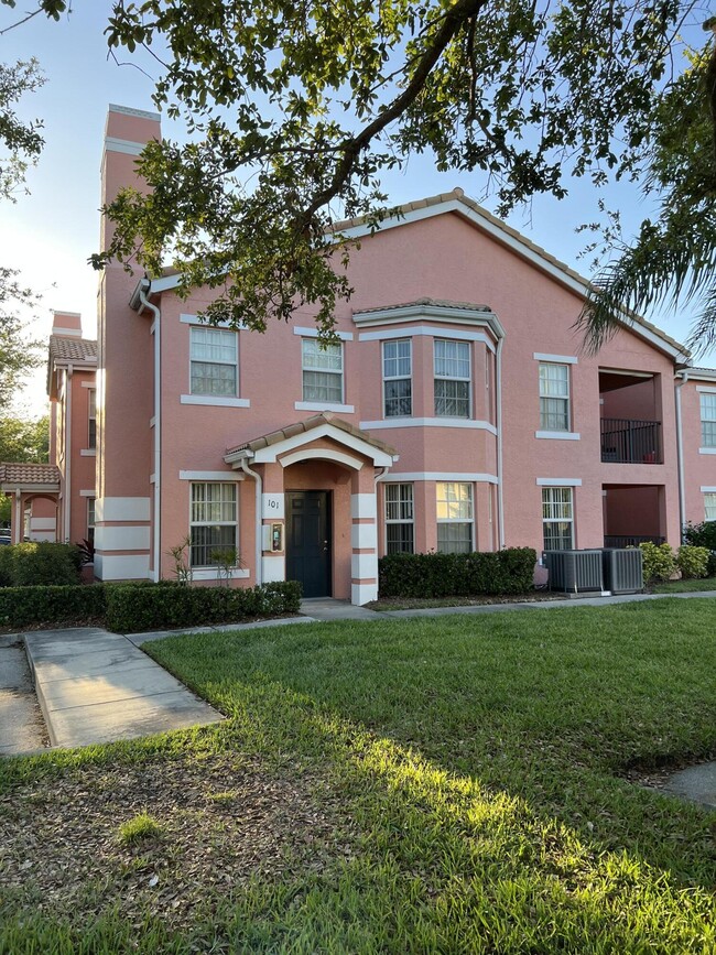Building Photo - 156 SW Peacock Blvd