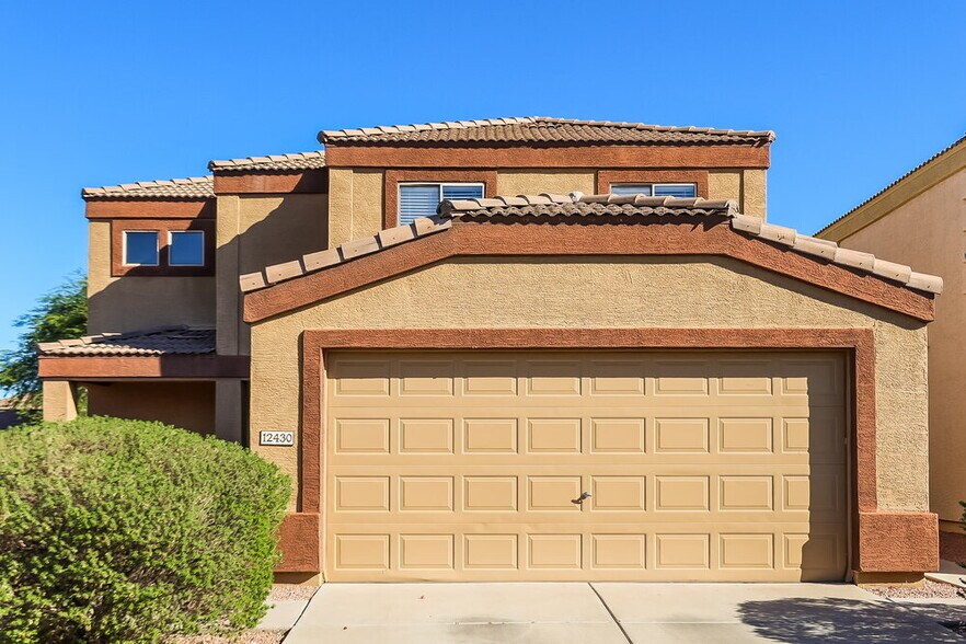 Primary Photo - 12430 W Valentine Ave