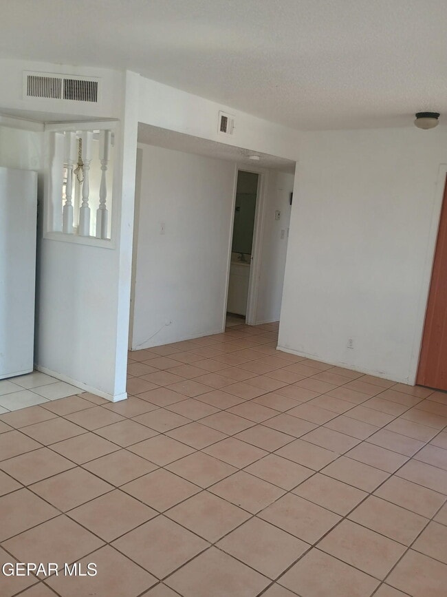 Building Photo - 3415 Wickham Ave