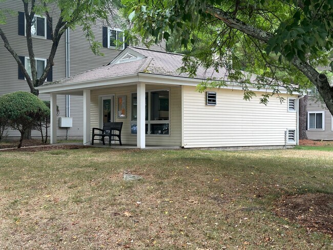 Laundry Facility - 25 Village Rock Ln