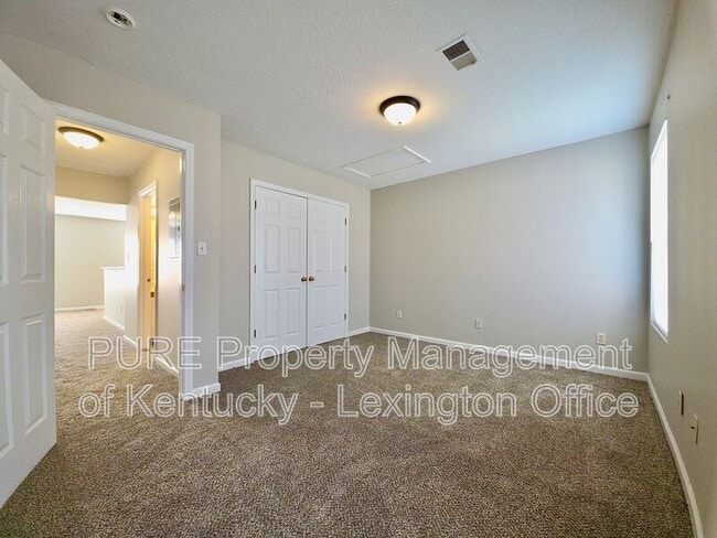 Building Photo - 280 Grinder Ct