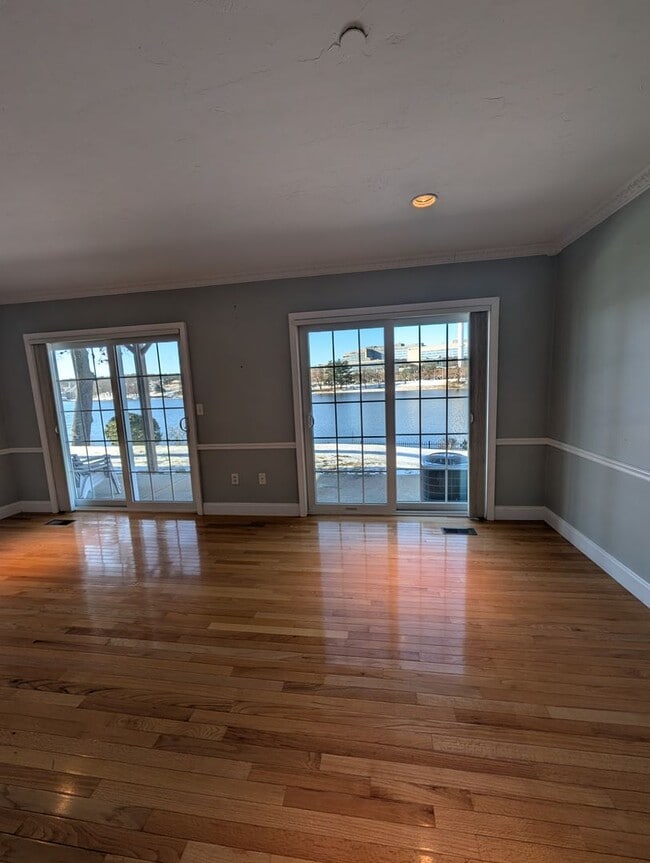 Building Photo - Stunning Lakeside Condo on Lake Quinsigamond – 2 Bed, 2.5 Bath + Garage