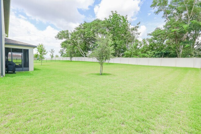 Building Photo - 9841 Cabernet Ave
