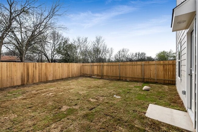 Building Photo - 61 Trinity Cir