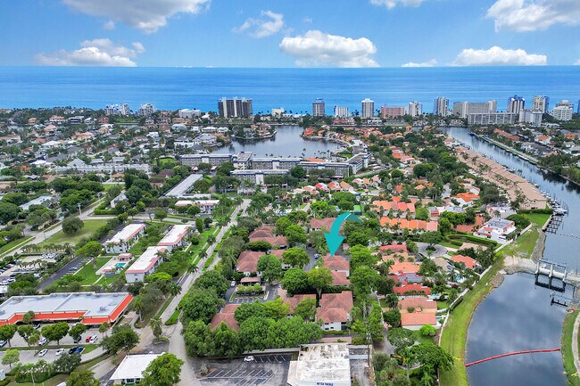 Primary Photo - 30 Pelican Pointe Dr