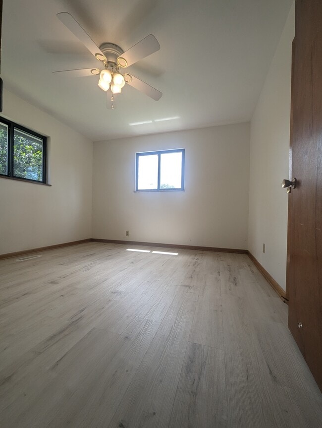 Building Photo - 11124 Farr Dr